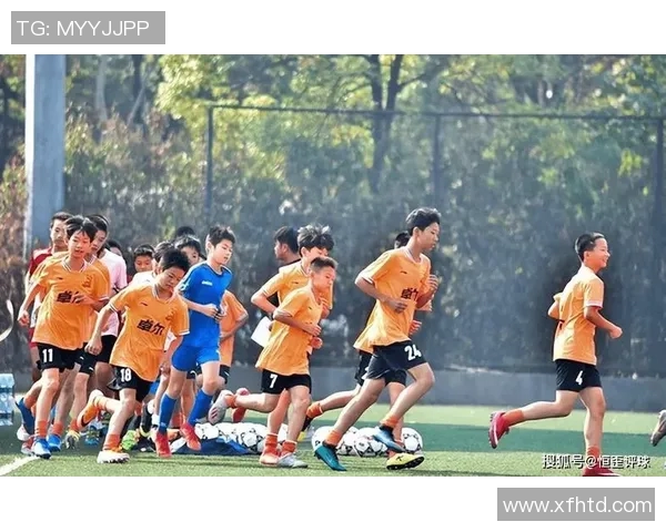 足球职业生涯全程解析 从青训到巅峰辉煌的成长轨迹 足球职业生涯全程解析 从青训到巅峰辉煌的成长轨迹